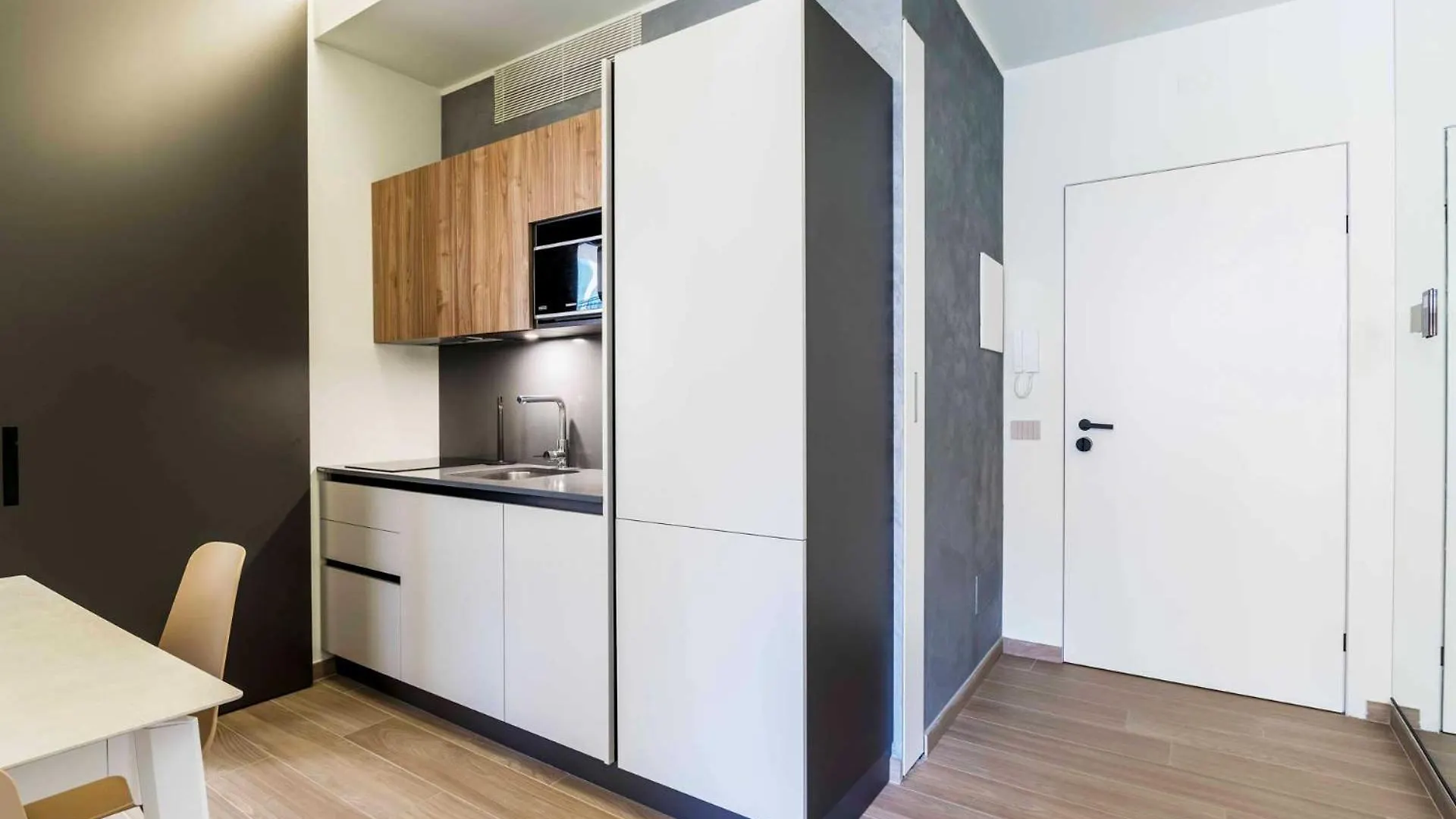 Dhome Milan Apartment